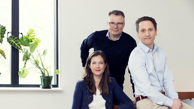 Den digitala begravningsbyrån Fenix grundades 2014 av Charlotte Runius, Johannes Ekblad och Mikael Novak.