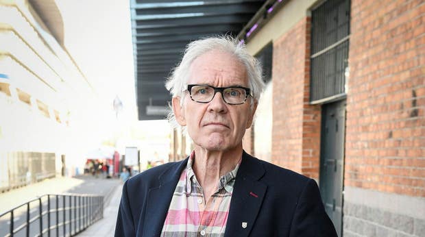 Lars Vilks omkom i en trafikolycka på E4:an genom Markaryd 2021. Vilks blev 75 år gammal.