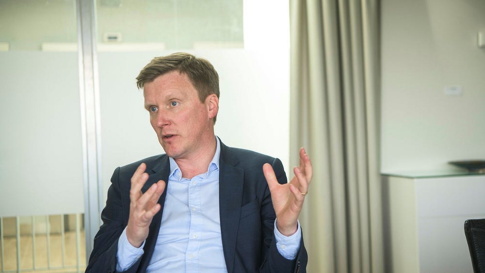 Elektas vinst högre än väntat – men svag utveckling i Kina