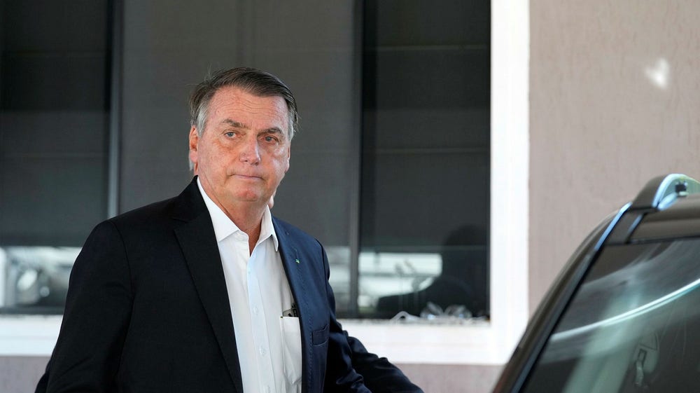 Ex-president Bolsonaros bankkonton synas