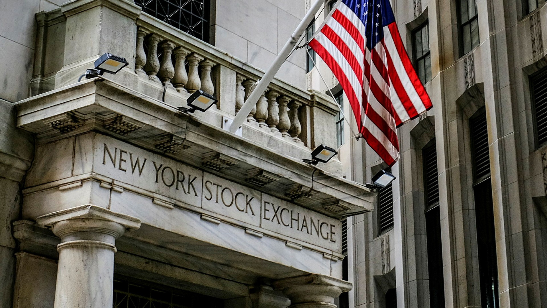 Små rörelser på Wall Street – fortsatt lyft för Volvo Cars systerbolag