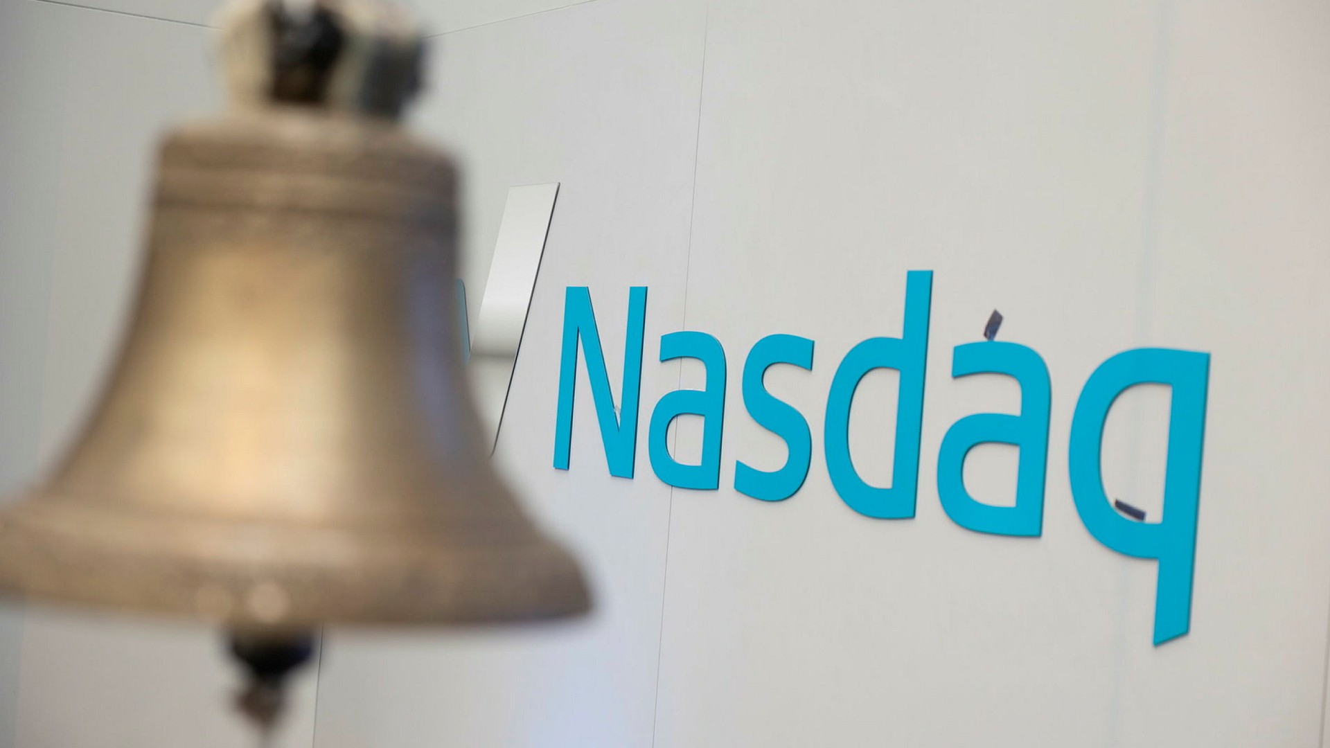 Stockholmsbörsen backar – Volvo Cars rapportrasar