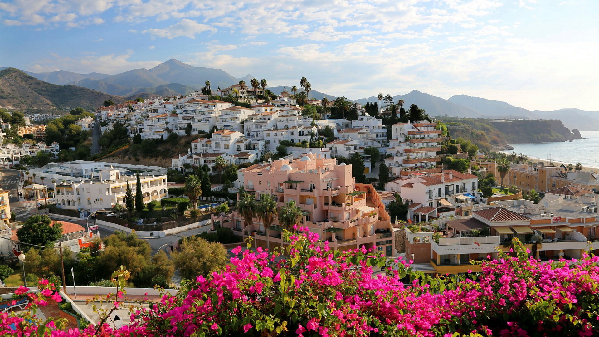 Nerja i södra Spanien är en av de orter som är populära bland svenskar.