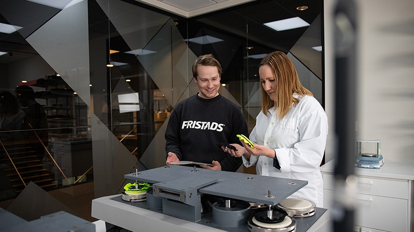 Här är svenska labbet som testar framtidens arbetskläder