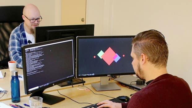 Två av företagets medarbetare i Linköping, Mattias Persson och Jens Ogniewski.