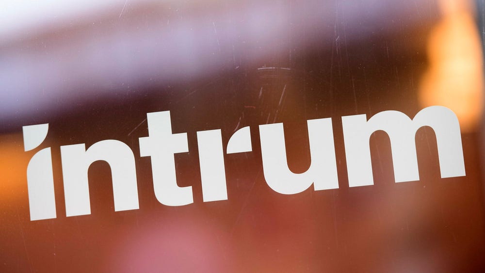 S&P sänker Intrums kreditbetyg – igen
