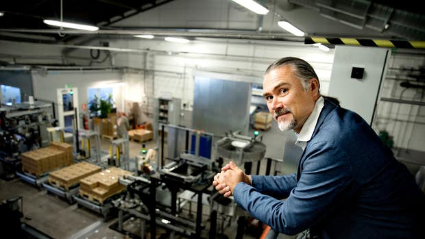 Paxxos vd Henrik Péters är beredd att tillhandahålla sitt sopsäckssystem till regioner som har brist på avfallssäckar eller i samband med att det byggs provisoriska sjukhus under coronakrisen.