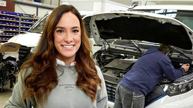 Denice Jagborn, vd och delägare till påbyggnadsföretaget CAB Karosser i Falkenberg planerar för tillväxt när svenskarna handlar allt mer på nätet och transportbranschen ställer om till miljövänliga alternativ. Men då måste man bygga större.