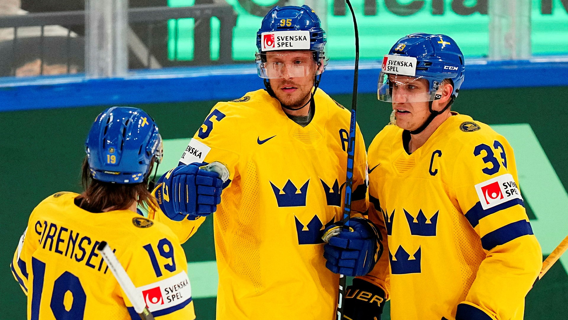 När Tre Kronor spelar hockey är det alltså de tre vise männen Kasper, Melker och Baltasar som finns avbildade på tröjan, skriver Jan Gradvall.