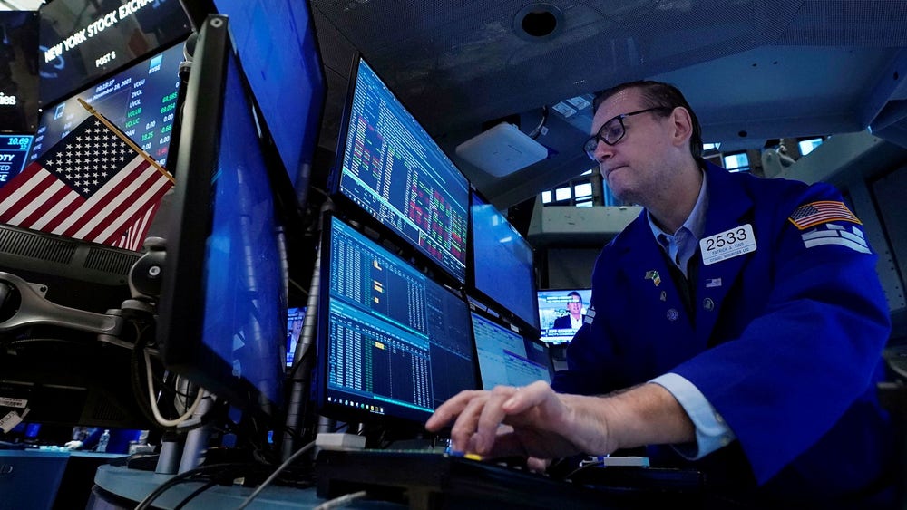 Wall Street vänder till plus med stöd av teknikjättar