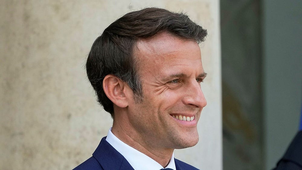 Jämnt i franska valet – men fördel Macron