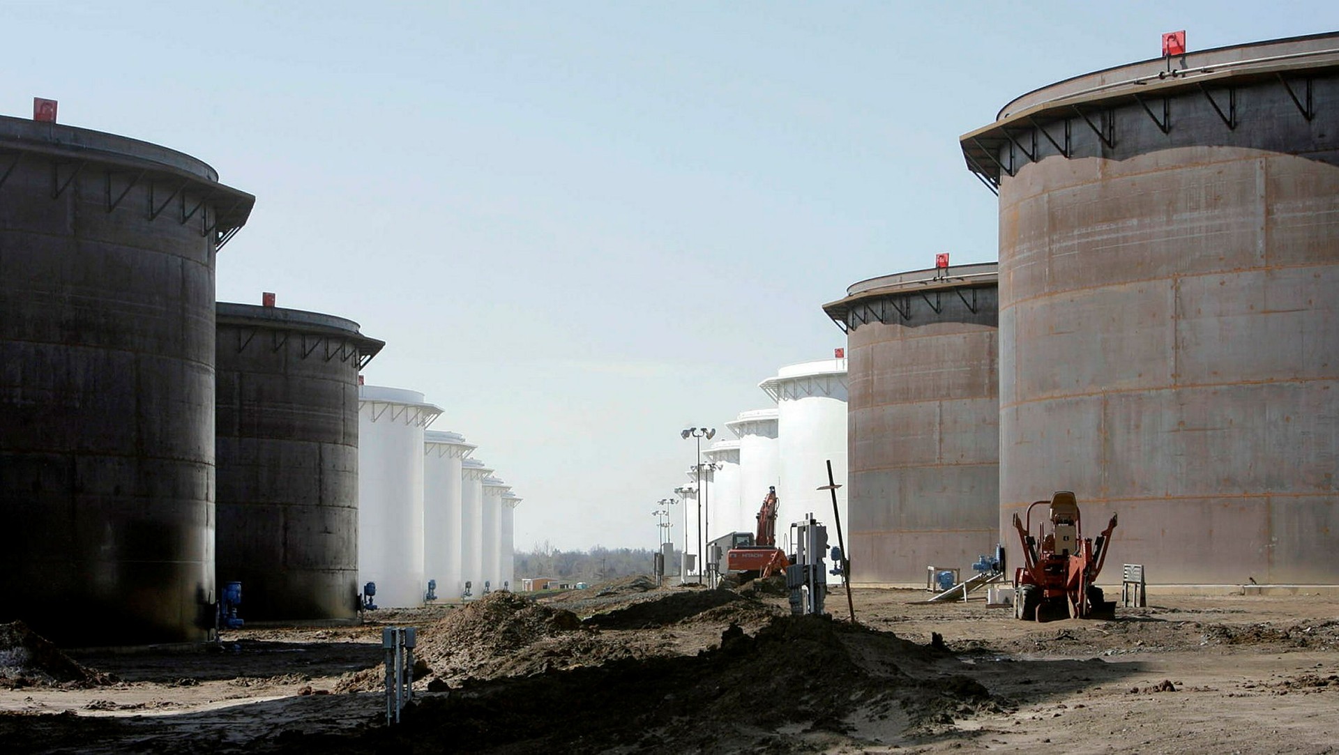 Även lagren i Cushing steg.