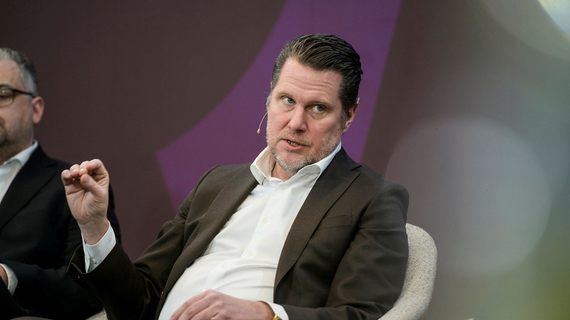 Trots strukna referenser – Embracer dementerar att Saber har sålts