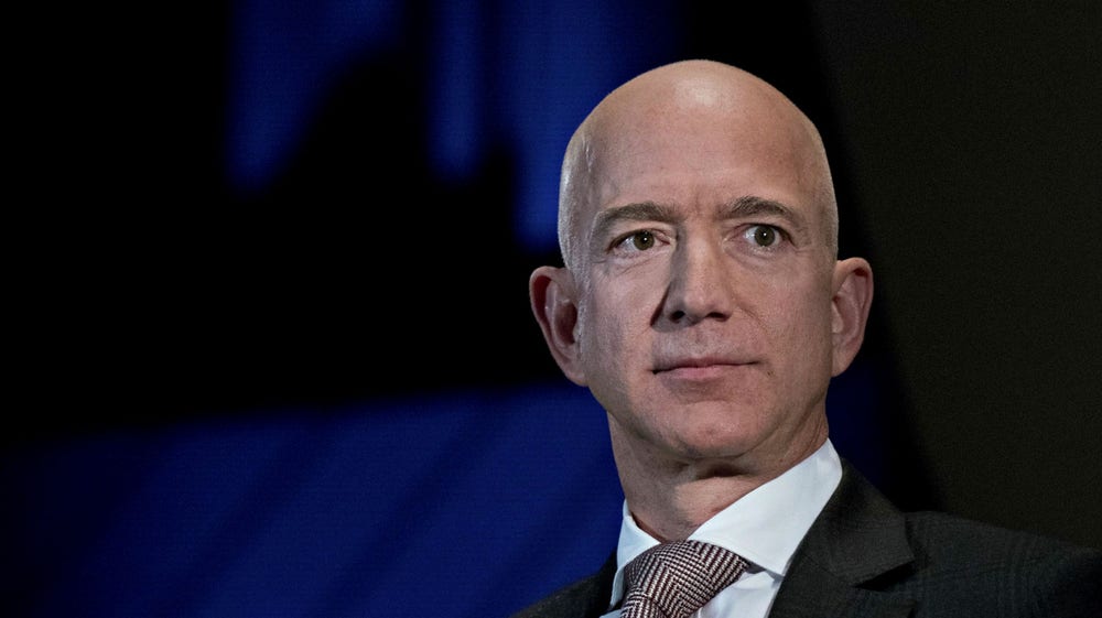 Uppgifter: Jeff Bezos överväger bud på fotbollslag