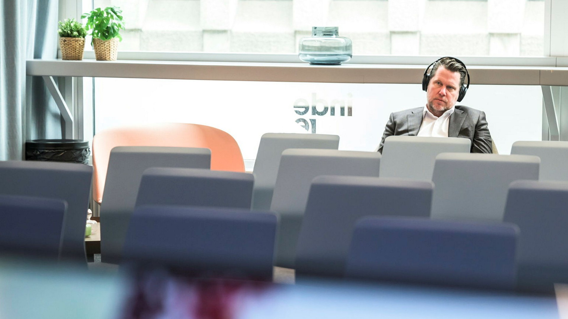 Första steget i Embracers strategiska harakiri